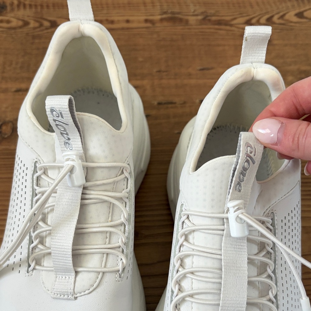 Clove White Women’s Classic Sneakers in Brilliant White - Picture 3 of 11